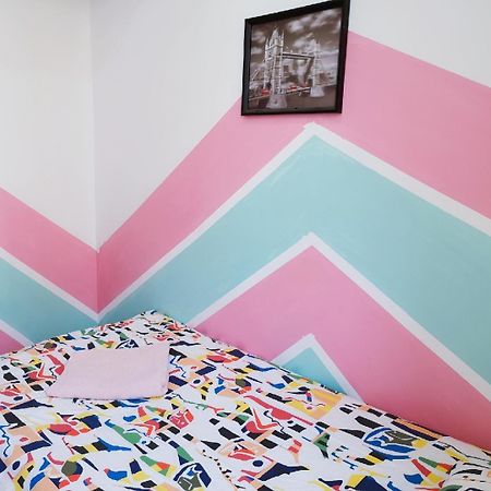 A Private Room For Backpacker Share Bathroom 布鲁塞尔 外观 照片